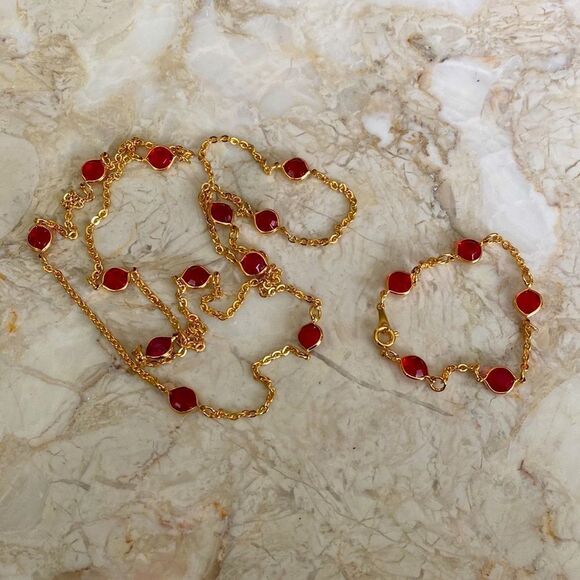 New Gold Tone & Faux Rubies Necklace & Bracelet Set - Picture 3 of 5